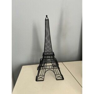 Eiffel Tower decor